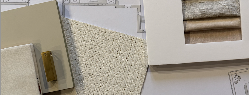 Early-stage interior design concept with floor plans, material samples and texture studies, illustrating the discovery and concept phase of a residential project.